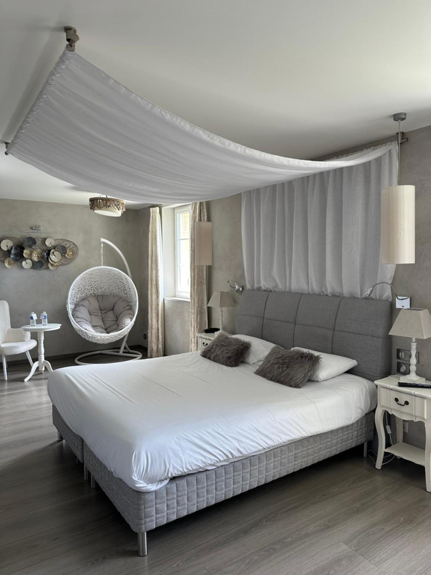 Saint-Geniez-dʼOlt Chateau De La Falque, The Originals Relais מראה חיצוני תמונה